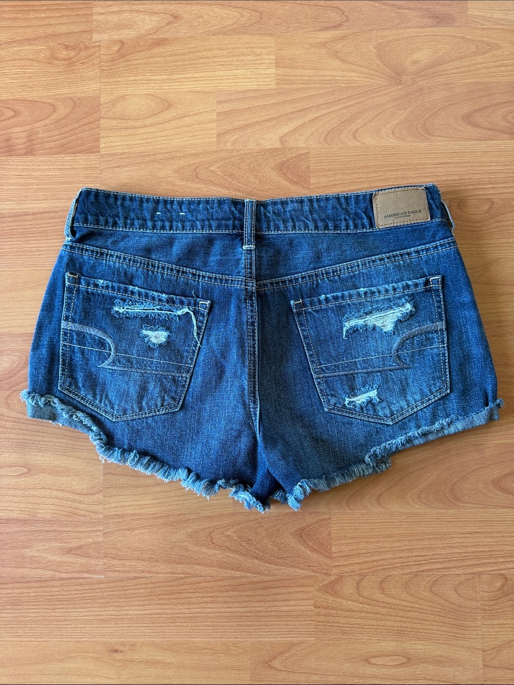 American Eagle Women’s Tomgirl Shortie Jean Shorts Size 4 - Picture 4 of 6